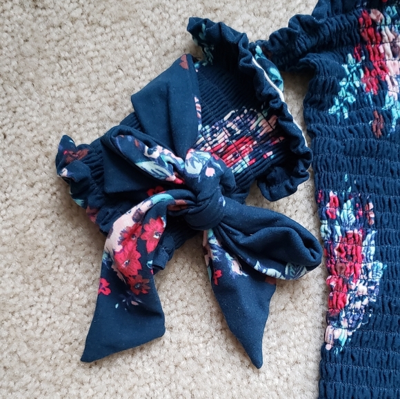 DEREK HEART Tie Floral Short Sleeve Top Casual - Picture 3 of 7